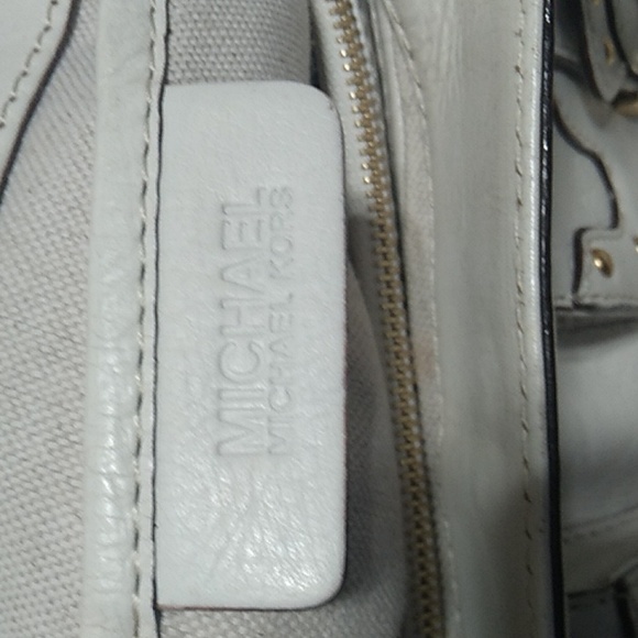 Michael Kors Shoulder Bag & Matching  Studded Vintage Wallet Set - Picture 12 of 16